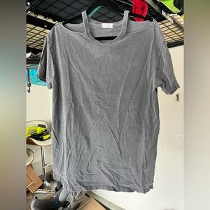 Grey going out top